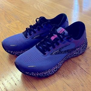 Women’s size 8 Ghost 14 neutral running shoe